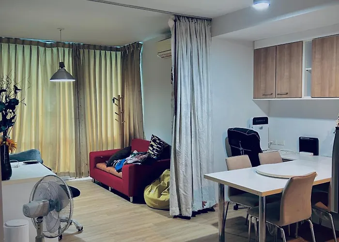 Spacious Pool View In Near Night Market * بانكوك
